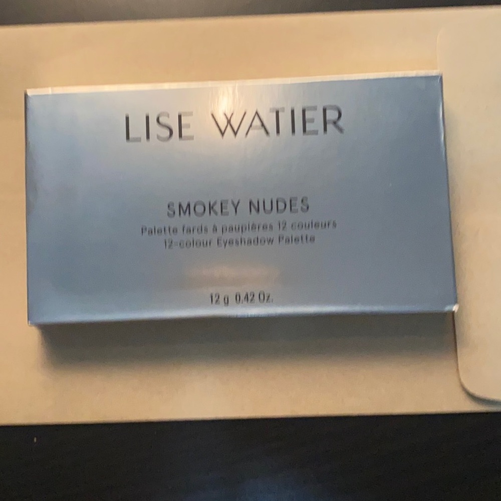 Lise Watier 12 colour eyeshadow